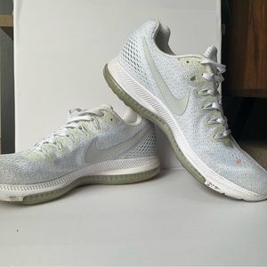 Nike Zoom All Out Low Womens Size 8 White Running Shoes Sneakers 878671-101